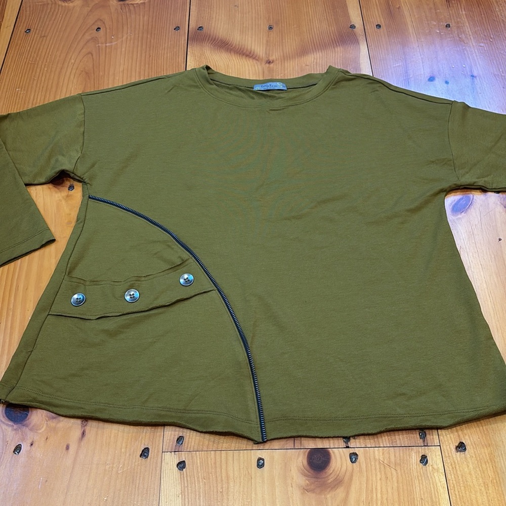 CHALET ET CECI M Olive Brie Top French Terry Raw Hem Lagenlook